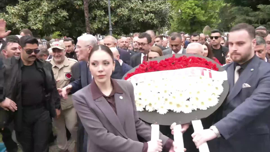 Dervişoğlu’na dert yanan esnaf: “Siyaset para kazanma sanatı oldu bu ülkede. Vatandaşı düşünen kimse yok artık”
