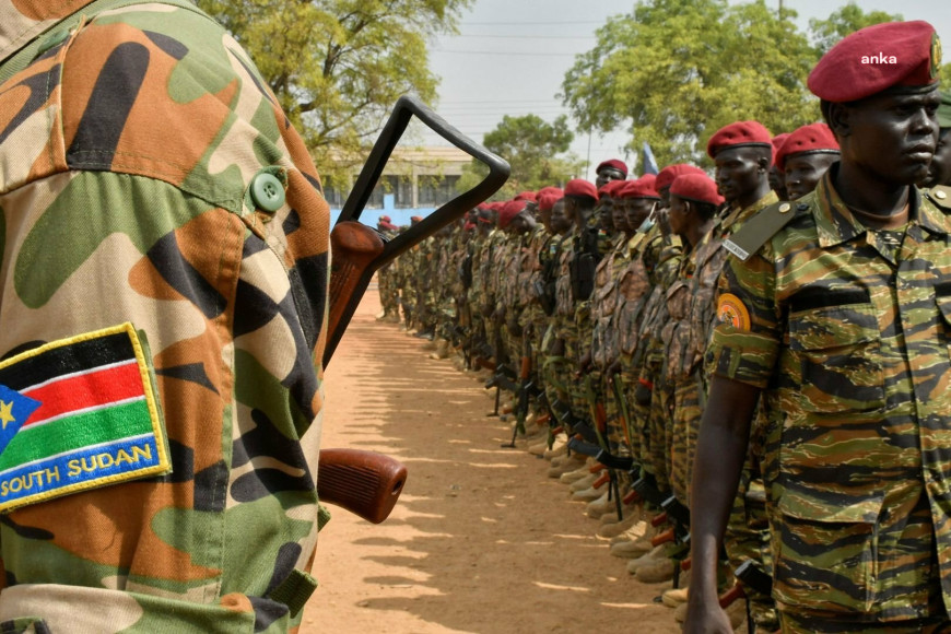 Sudan’da paramiliter RSF güçleri iç savaş sonrası işler durumda kalan tek havalimanına saldırı