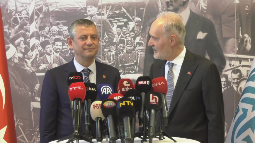 Özgür Özel, İTO'yu ziyaret etti: Çalışma umutlarımızı pekiştiren çok fazla şeyin olduğunu karşılıklı teyit ettik