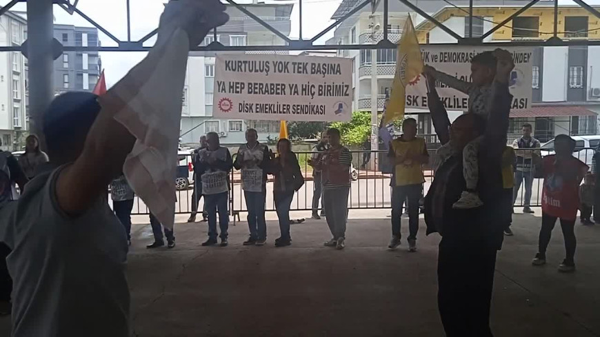 Osmaniye'de 1 Mayıs Emek ve Dayanışma Günü halaylarla kutlandı