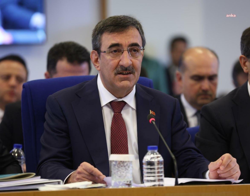 Özgür Özel'e fiziksel saldırı... Cevdet Yılmaz: "Özgür Özel'e yapılan saldırıyı şiddetle kınıyorum"