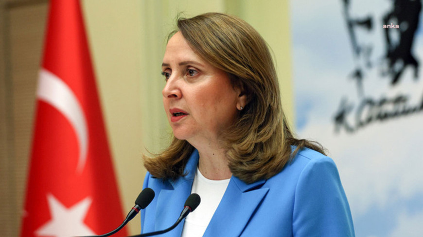 Özgür Özel'e saldırı... Semra Dinçer: "Saldırının, yaşamı boyunca barışı ve kardeşliği savunan Önder'in cenaze töreninde yaşanması manidar"