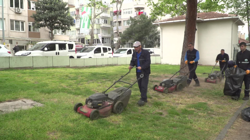 Osmangazi Belediye Başkanı Aydın, 1 Mayıs’ta sahada görev yapan personeli yalnız bırakmadı