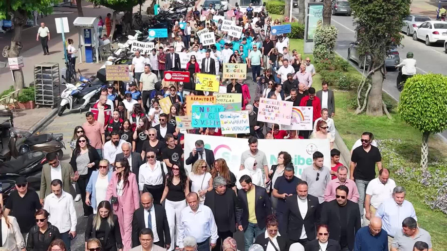 Alanya Belediyesi’nin Engelsiz Halk Plajı hizmete açıldı