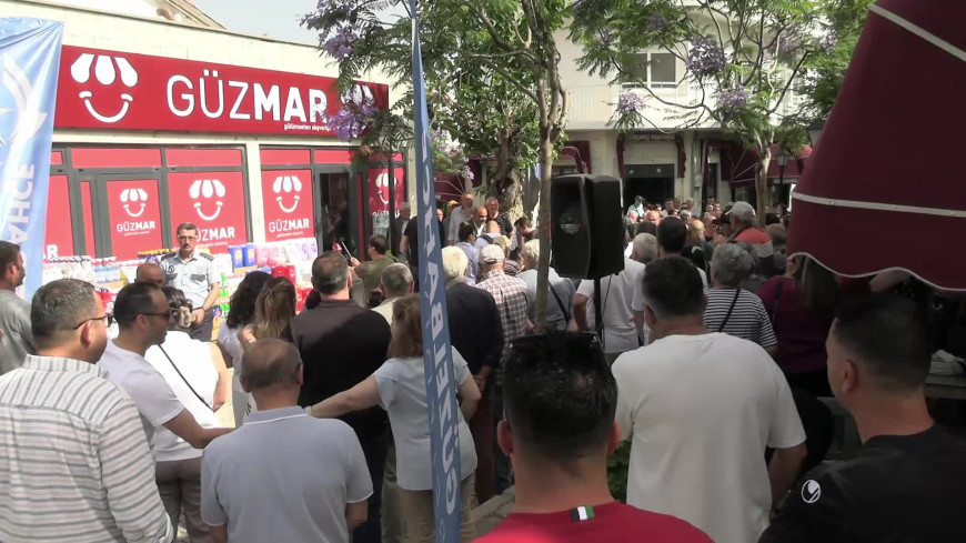 Güzelbahçe'de GÜZMAR Market hizmete girdi... Günay: Güzelbahçe ve İzmir’de bizden daha ucuz kimse satamayacak
