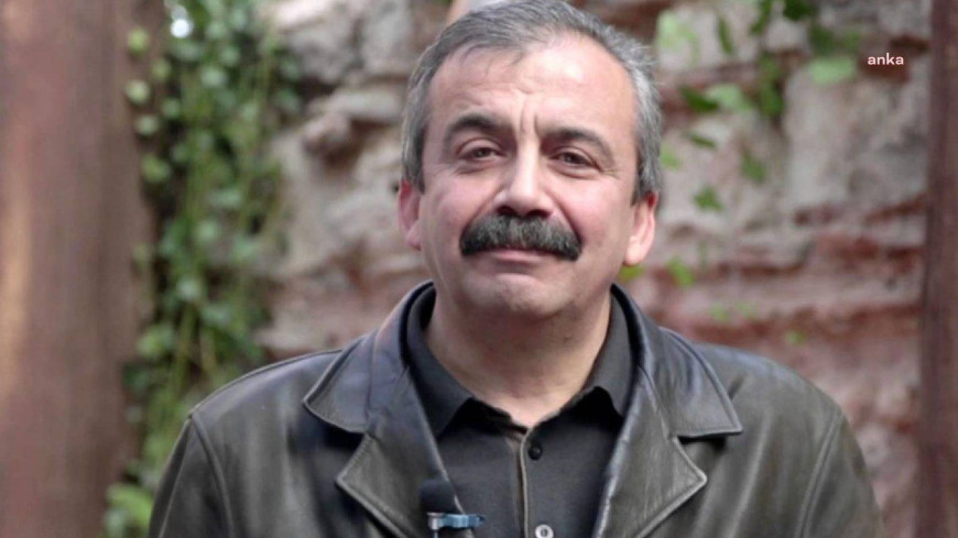 Sırrı Süreyya Önder vefat etti... DEM Parti: "Önder'in anısına ve onun barış mücadelesine layıkıyla sahip çıkacağız"