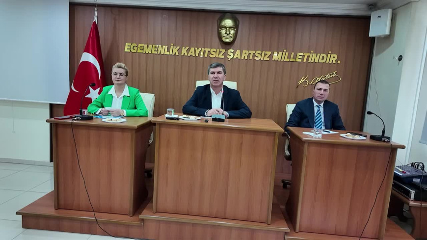 Burdur Belediye Başkanı Ercengiz, muhtarlarla bir araya geldi
