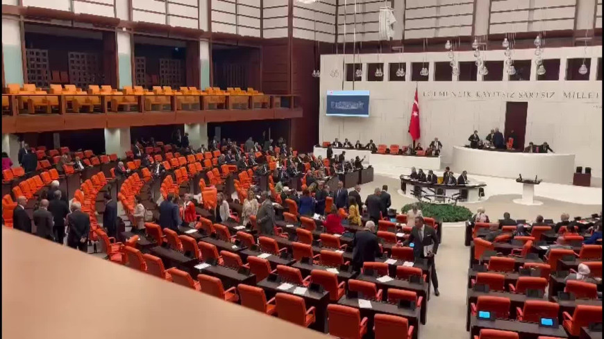 CHP grubu, HSK üyelerinin seçileceği TBMM Genel Kurulu'nu terk etti: Bu kadar açık hukuksuzluğa tanık olmuyoruz. Sizi bunlarla baş başa bırakıyoruz