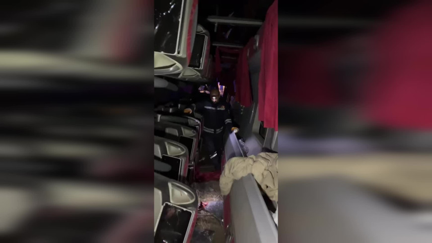 Van’da yolcu otobüsü devrildi: 28 yaralı