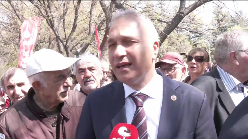 "Üç Fidan" mezarı başında anıldı... CHP Genel Başkan Yardımcısı Özçağdaş: "Bu fidanları kıramazsınız, kıramadınız, kıramayacaksınız"