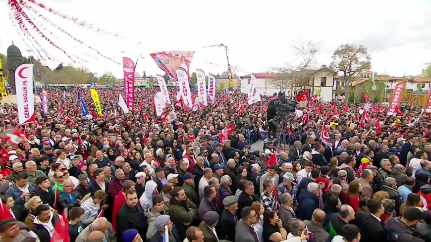 CHP'nin “Millet İradesine Sahip Çıkıyor” mitingi... Özgür Özel: ""Genel başkan olarak talebimdir, kırmazsanız inşallah; her biriniz yüz tane benim için imza toplayacaksınız"