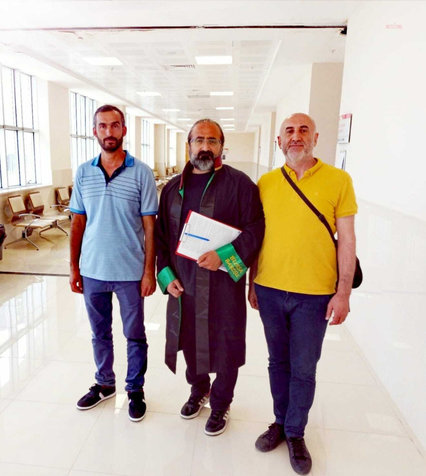 İsrail protestosunda Cumhurbaşkanı Erdoğan'ın fotoğrafına gazlı içecek döktüğü iddia edilen sanıklar beraat etti