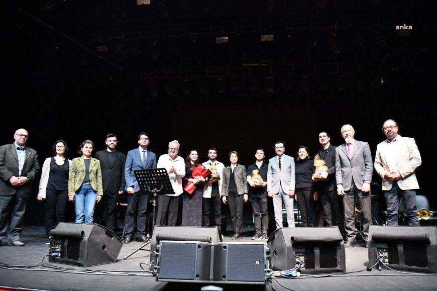Sanatseverlerden Balıkesir Büyükşehir Belediyesi’nin caz konserine yoğun ilgi