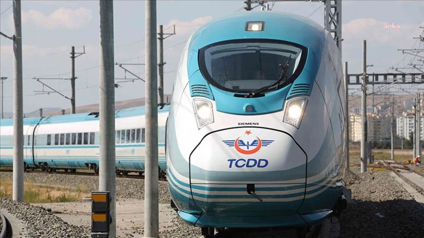 İstanbul - Ankara seferini yapan hızlı tren hattında kesinti... TCDD: "Arızanın giderilmesi için teknik ekiplerin çalışmaları devam etmektedir"