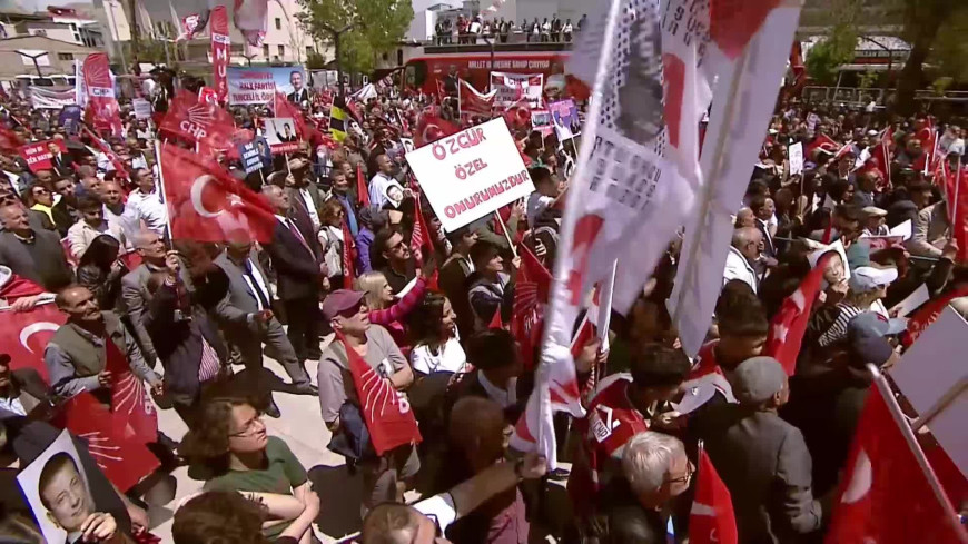 CHP'nin “Millet İradesine Sahip Çıkıyor” mitingi... Özgür Özel: "Artık tüm Türkiye, tüm şehirler bu milletin, bu halkın, kardeşliğin kalesi"