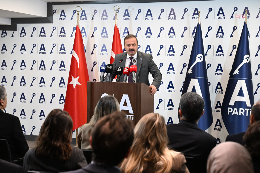 Özgür Özel'e fiziksel saldırı... Yavuz Ağıralioğlu: "Sayın Genel Başkan'a ve CHP camiasına geçmiş olsun dileklerimi iletiyorum"