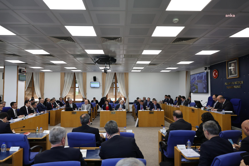TBMM Plan ve Bütçe Komisyonu... Gökan Zeybek: Tarım toprakları hızlı bir biçimiyle hobi bahçeleri adı altında küçük küçük parsellere bölünerek kaçak yapılaşma yoluyla imara açılmakta