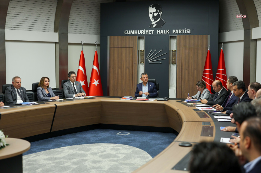 CHP MYK toplandı... CHP Genel Başkanı Özgür Özel: "Bir koruma zafiyeti görmüyorum, erişilebilir bir siyasetçi olmak benim tercihim"