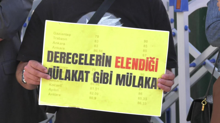 "Mülakat mağduru" öğretmenler 193 gündür MEB'in önünde... "Bazı komisyonların verdiği puanları yanlış toplamasından dolayı mağduriyet gün yüzüne çıkmıştır"