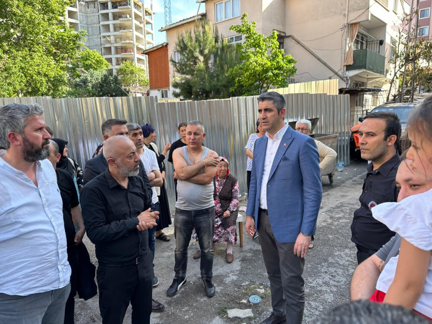 Kartal Belediye Başkanı Yüksel'den yangından etkilenen aileye destek ziyareti