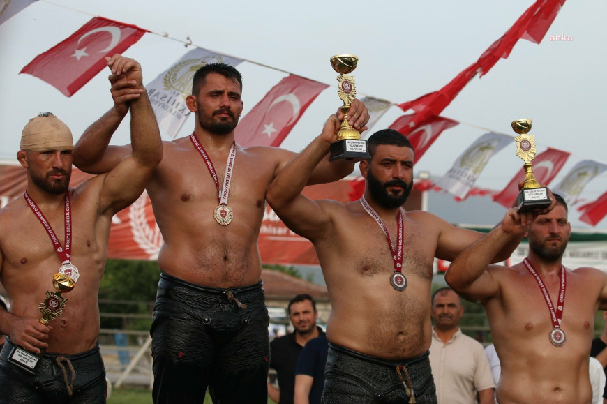 566. Akhisar Çağlak Yağlı Güreşleri'nde başpehlivan Süleyman Başar oldu