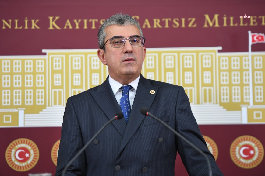 Özgür Özel'e fiziksel saldırı... Gökhan Günaydın: "Zehirli dilin partimizin kurumsal kimliğine ve demokrasimize yönelik saldırıları, bugün bir fiile dönüşmüştür"