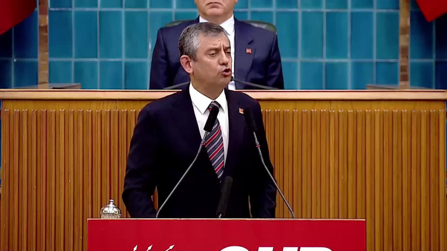 CHP grup toplantısı... Özgür Özel: "Erdoğan, çoklu makam bozukluğu hastalığının pençesinde"