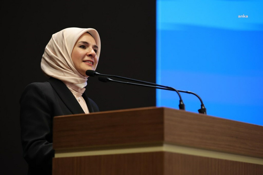 Özgür Özel'e fiziksel saldırı... Bakan Mahinur Özdemir Göktaş: "Demokrasimizde ve siyaset kurumunda şiddetin yeri yoktur"