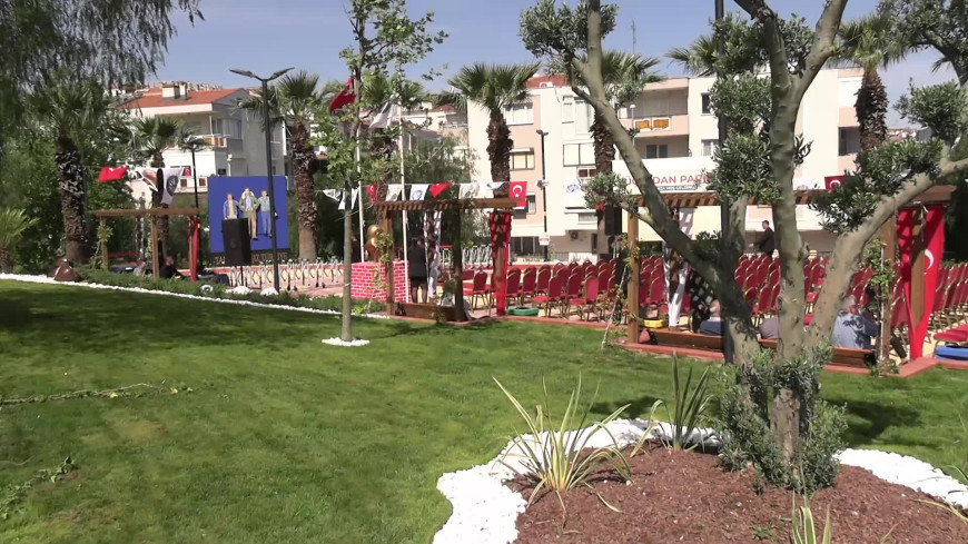İzmir’de Karabağlar Belediyesi tarafından "Üç Fidan Parkı" açıldı