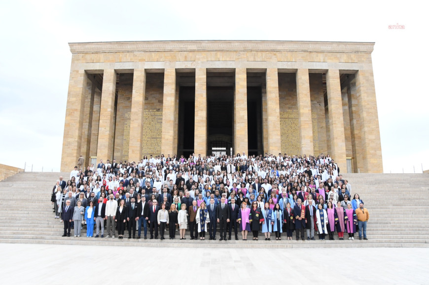 Ankara Eczacı Odası, Anıtkabir’de Bilimsel Eczacılığın 186. yılını kutladı