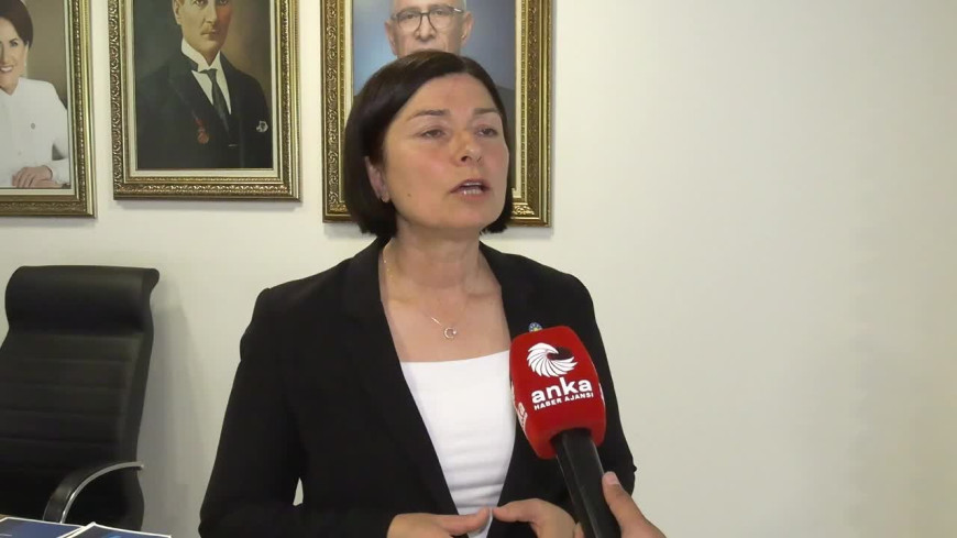 İYİ Partili Ofluoğlu'dan Cumhurbaşkanı'na askerleri TSK'dan ayırma yetkisi veren kanun teklifine tepki: "Askeri tamamen tahakküm altına almak istiyorlar"