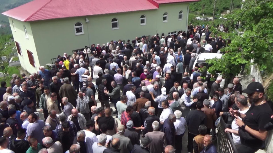 Giresun'da cinayet kurbanı iki kız kardeş son yolculuklarına uğurlandı