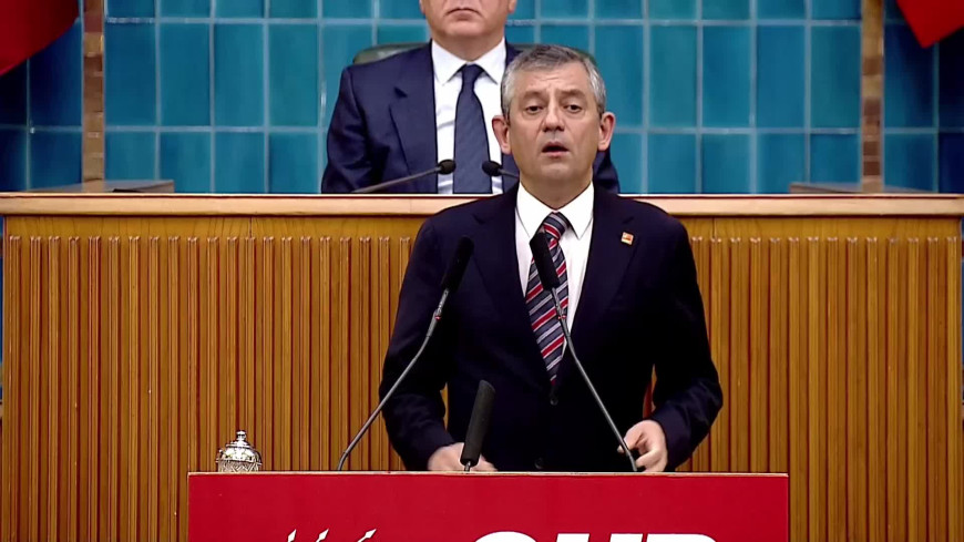 CHP grup toplantısı... Özgür Özel: "Ekrem ağrısından kurtulmak için acı ilacı, acı reçeteyi hepimize içiriyorlar"