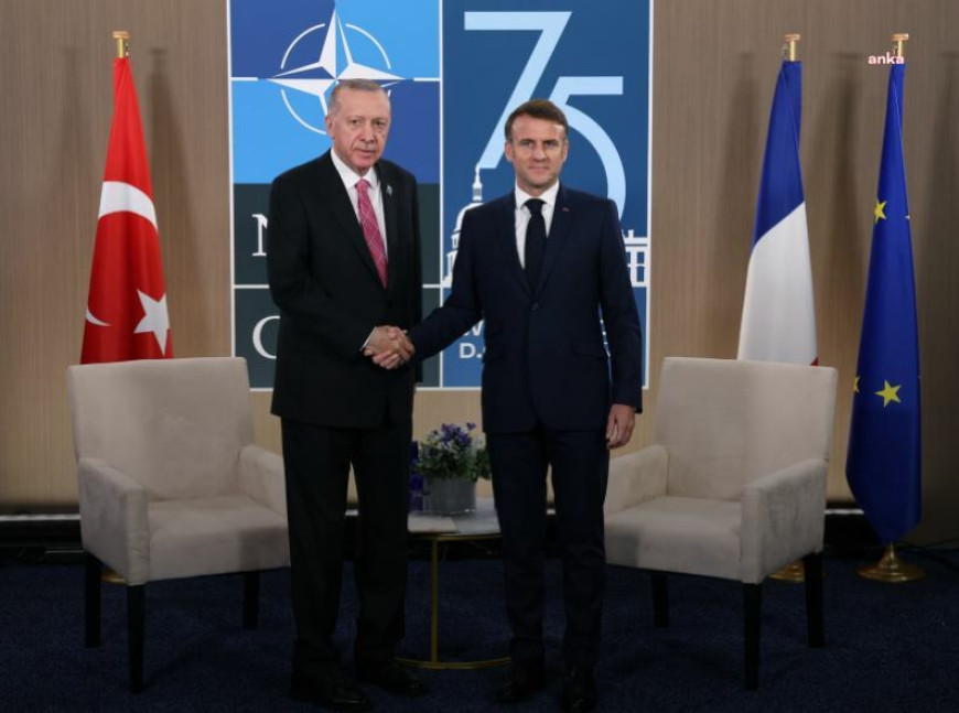 Cumhurbaşkanı Erdoğan, Fransa Cumhurbaşkanı Macron ile telefonda görüştü: “Ukrayna savaşında tarihi bir dönüm noktası”