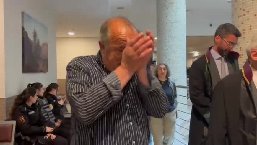 Esila Ayık ve iki öğrenci ilk duruşmada tahliye edildi