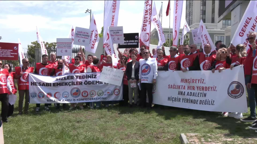Sağlık personelleri, Sağlık Bakanlığı önünde toplandı... Genel Sağlık İş Sendikası Genel Başkanı: "Toplu sözleşme masalarında orta oyun sergilenmektedir"