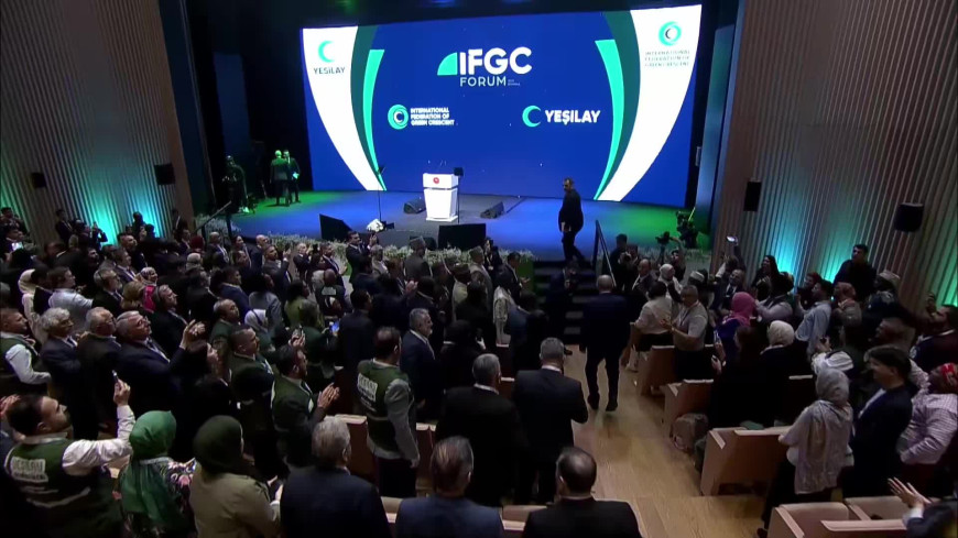 Cumhurbaşkanı Erdoğan: "Çağdaşlığı kadeh tokuşturmakta gören cins zihniyeti milletimizin vicdanına havale ediyorum"