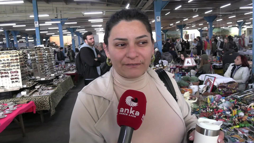 Feriköy Antika Pazarı geçmişle bugünü buluşturuyor... Eski saatlerden İngiliz fincanlarına, retro kameralardan samuray kılıcına