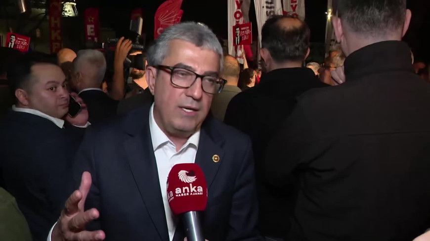 Beyazıt'ta "Millet İradesine Sahip Çıkıyor" mitingi... Gökan Günaydın, "İnsanların buraya gelmesini engellemeye çalıştılar"
