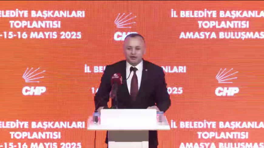 CHP'nin il belediye başkanları toplantısında çiftçiler sorunlarını anlattı: "Görmüyor musunuz ey yönetenler? Yahu üretemezsek, tükendiniz, tükeniyoruz"