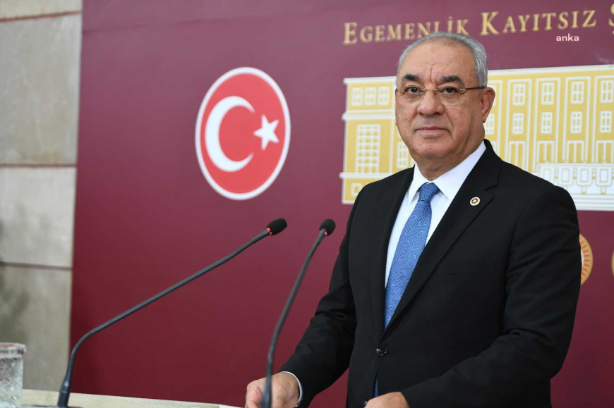Özgür Özel'e fiziksel saldırı... DSP Genel Başkanı Önder Aksakal: Bu alçakça saldırıyı şiddetle kınıyorum