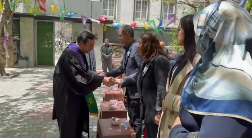 Uluslararası Kilisesi Rahibi Muharrem Kavak, Sırrı Süreyya Önder'in vefatı nedeniyle DEM Parti Van İl Başkanlığı’na taziye ziyaretinde bulundu