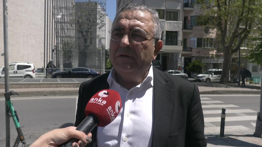 Özgür Özel’e fiziksel saldırı... Sezgin Tanrıkulu: “Doğrudan Sırrı’nın anısına, bu ortama karşı yapılan bir saldırı”