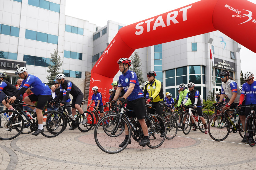 Beylikdüzü’nde sporcular sekizinci kez şehitler için pedal çevirdi