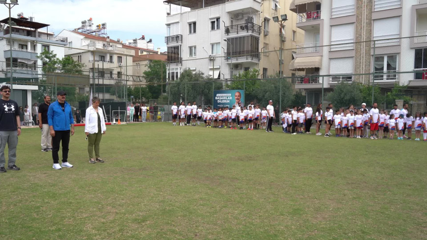 Konyaaltı Belediye Başkanı Kotan, kursları tamamlayan öğrencilere sertifikalarını verdi 