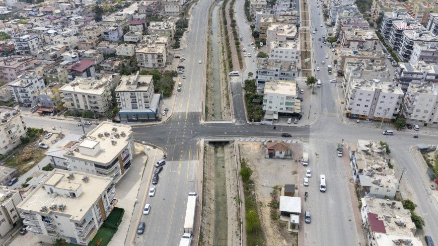 Mersin Büyükşehir Belediyesinden Tarsus'ta köprü genişletme çalışması