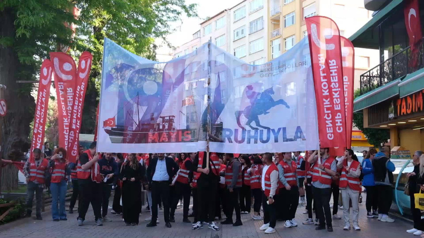 CHP Eskişehir Gençlik Kolları’ndan, 19 Mayıs Atatürk’ü Anma Gençlik ve Spor Bayramı yürüyüşü