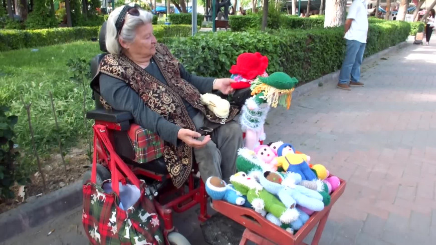 Engelli vatandaş: "Bizler sokaklara çıkmayıp, kendimizi eve kapatırsak bizimle ilgili sorunları kimse bilemez"