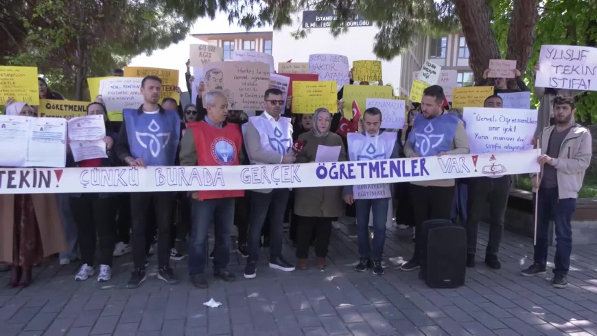 Atanmayan öğretmenlerden İstanbul İl Milli Eğitim Müdürlüğü önünde eylem: “Sınıfımız yoksa sokaklar bizim kürsümüzdür”