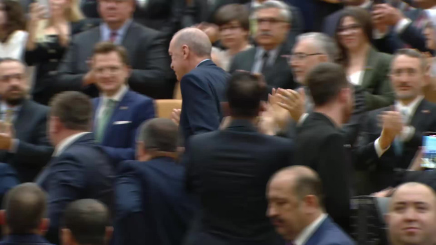 Cumhurbaşkanı Erdoğan: “Eline mikrofon alanın kendini gazetici olarak gördüğü bir ülkede yaşıyoruz. Bu şahıslar sokak röportajı adı altında adeta terör estirmektedir"